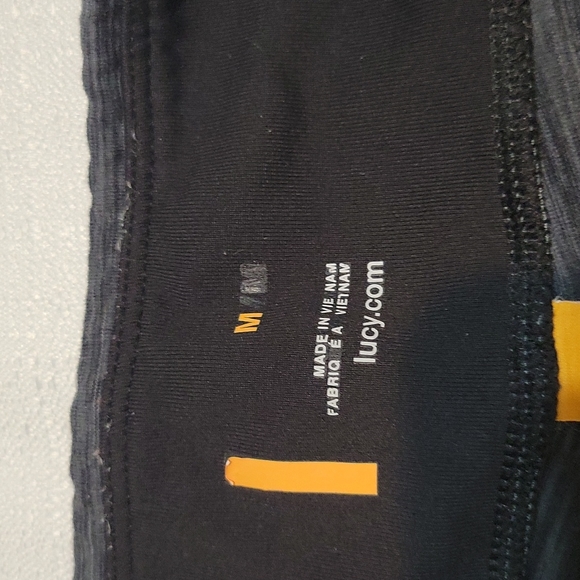 Lucy grey mix capris womens size medium - Picture 6 of 7